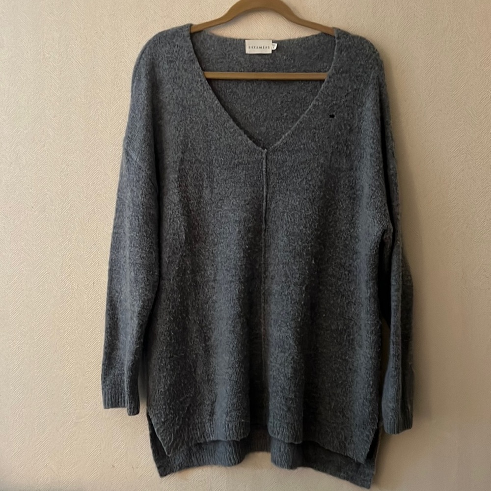 Dreamers pullover sweater